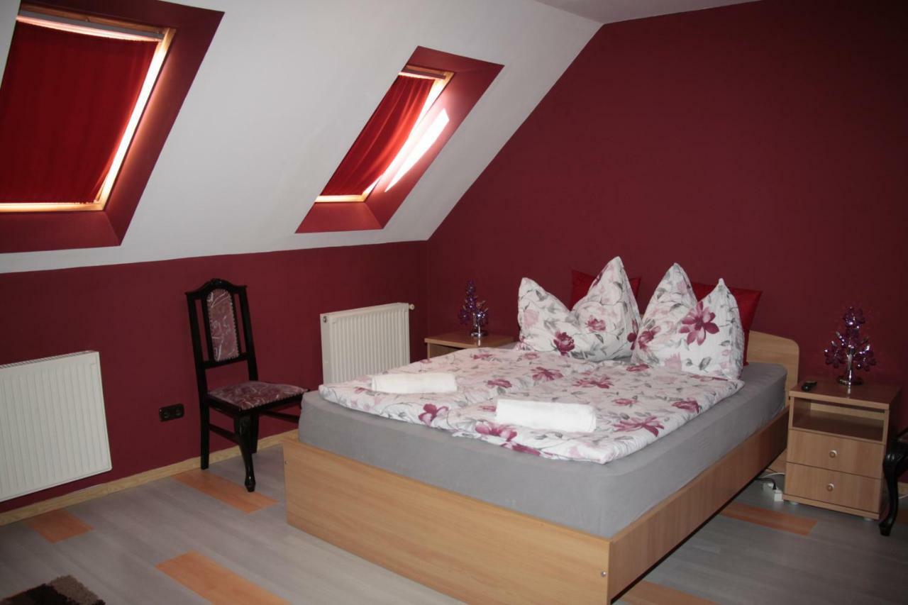 Fox Apartmanok Hévíz Екстериор снимка